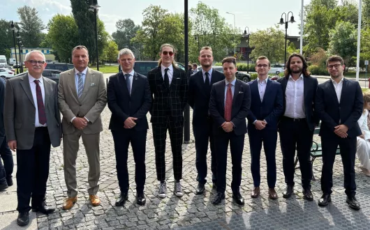 Grupa osób podczas jubileuszu 