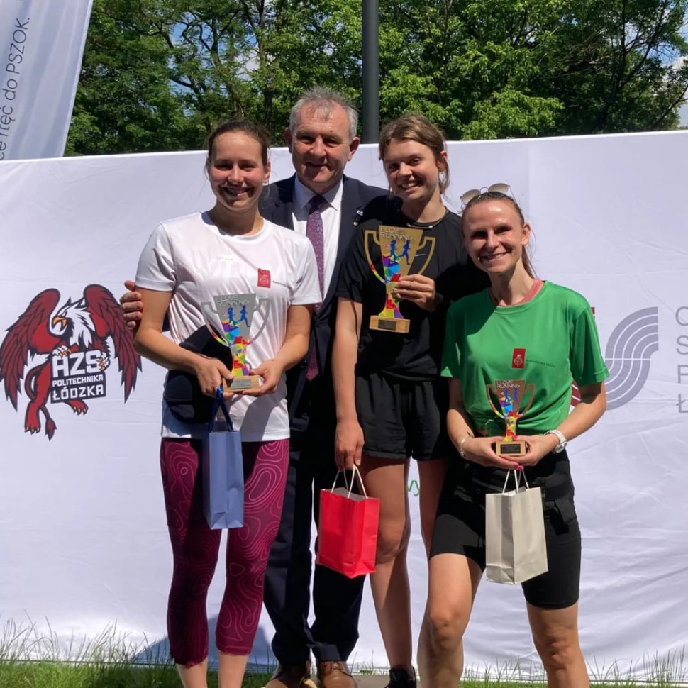 Winning women on the podium with the Rector of the Lodz University of Technology- Lodz University of Technology (Rector's Cup Run - Life Mercury Free)