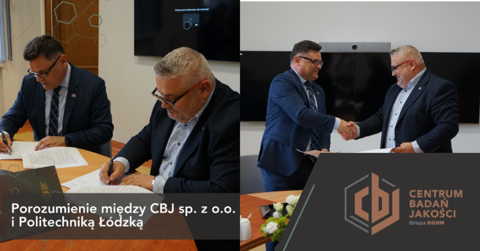 Dwóch przedstawicieli - firmy i Wydziału podczas podpisywania umowy o współpracy