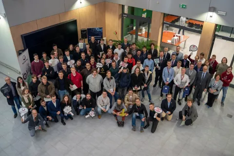 Zdjęcie grupowe uczestników Mechatonu 2025