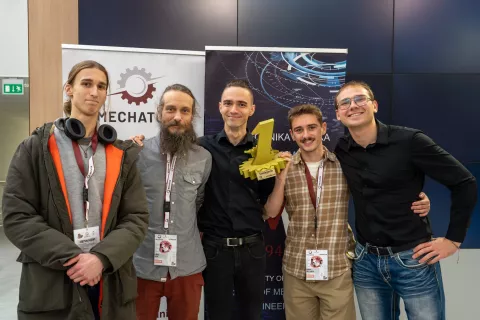 Studenci Wydziału którzy zajęli I miejsce w konkursie Mechaton